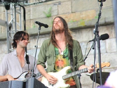 jacksonbrownefolkfestwilsoncloseupweb.jpg