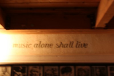 musicaloneweb.jpg