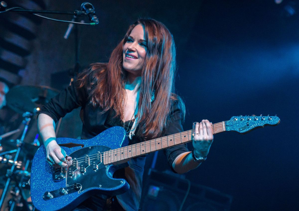 erja nicki vinall 02 hr